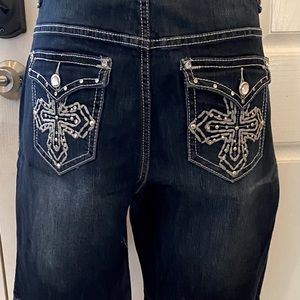 Avenue Denim jean shorts, size 16.